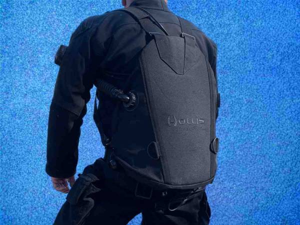 Hollis SMS Katana 2 Black - Sidemount Jacket angezogen hinten
